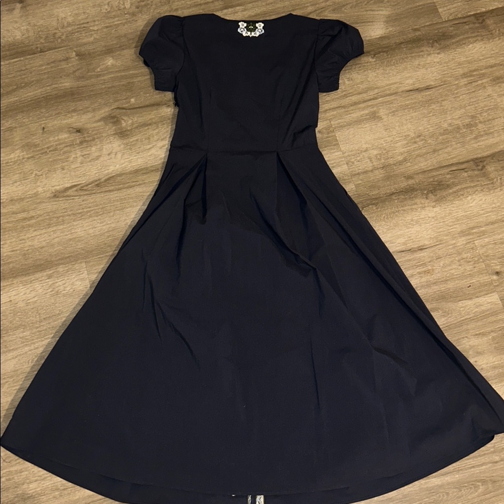 ELIE TAHARI The Faye Pleated Floral-Embroidered Midi Dress - Picture 15 of 16